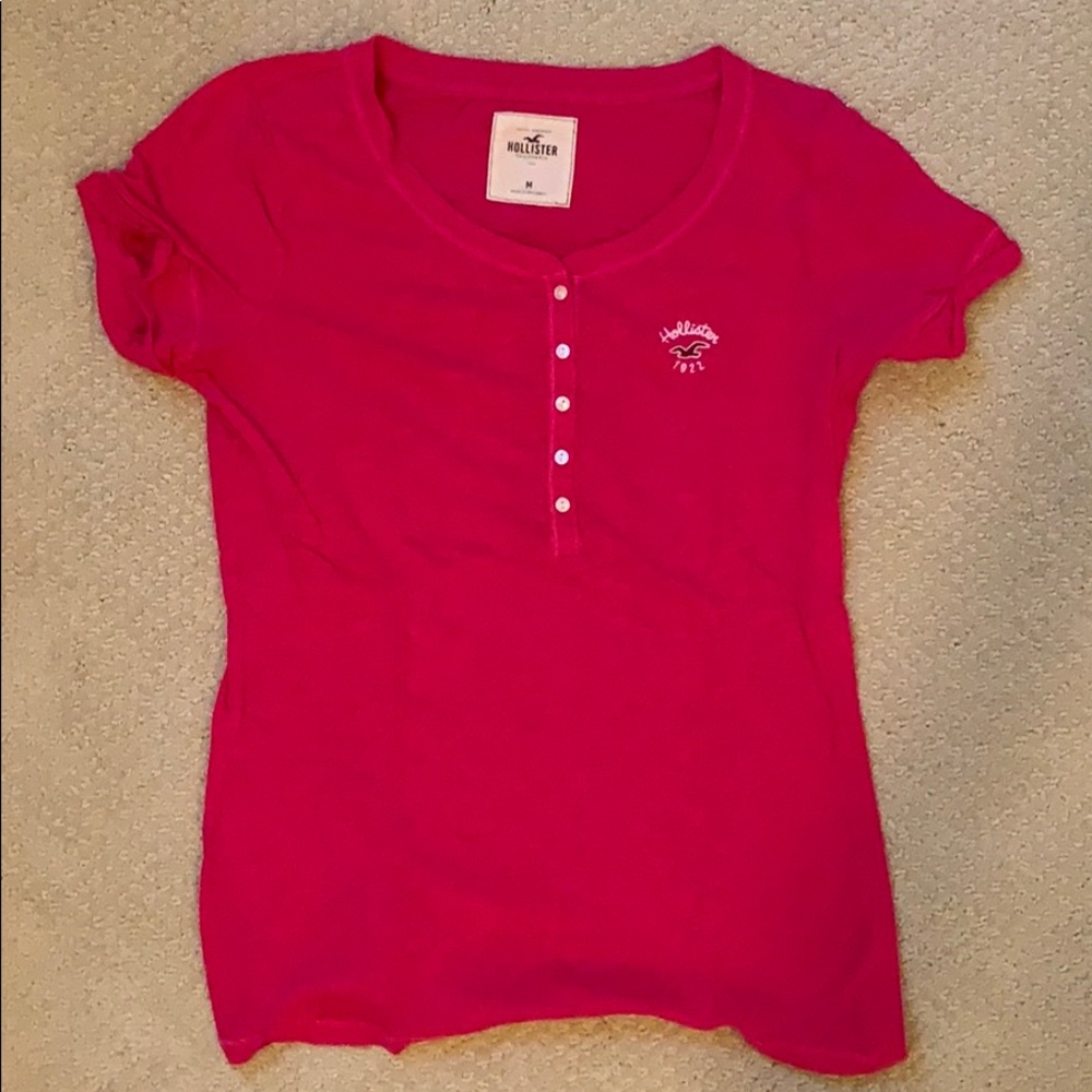 Pink Hollister t shirt.